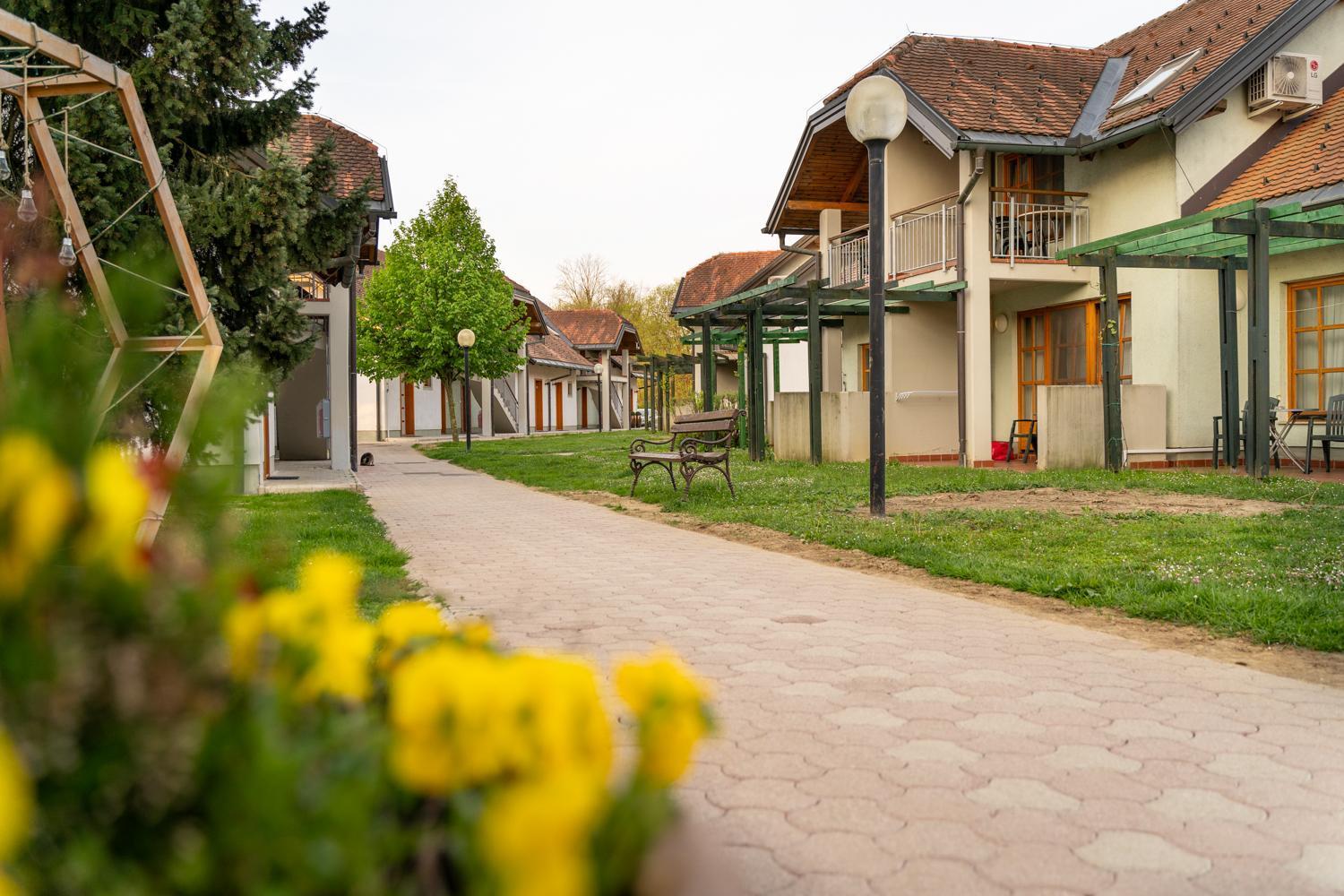 Terme Banovci - Hotelsko Naselje Zeleni Gaj Экстерьер фото